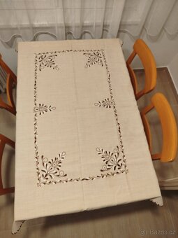 Ubrusy ručně vyšívané - Nové - 2