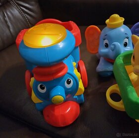 Dětský vláček Fisher Price se zvířátky a zvuky - 2