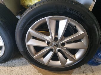 ALU kola Renault Megane 5x114,3 r17 Originál,pneu 6mm 205/55 - 2