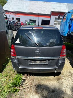 Opel zafira na náhradní díly nebo opravu - 2