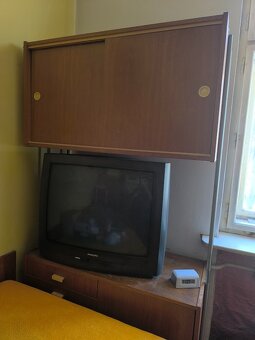 Retro komody (asi Fr.Jirák) spojené kovovou konstrukcí - 2