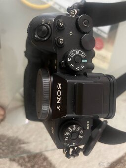 Sony α9 Mark III+battery grip - 2