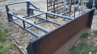Vyhrnovací radlice JCB - 2