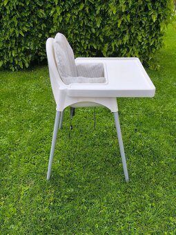 Židlička IKEA s pultíkem a polštářkem - 2