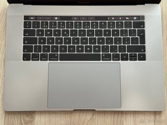 Apple Macbook Pro 15 Touch Bar - Space Gray - 2