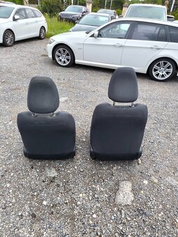 Toyota Yaris 3 (2019)2 ks - 1800 czk, Airbag -OK - 2