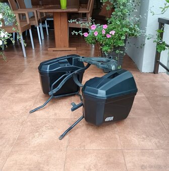 Kufre Givi + nosiče Yamaha FZ6 - 2