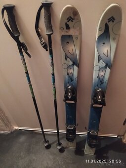 Lyžařský set(lyže, hůlky, lyžáky) - 2