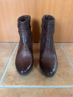 Kotníčkové kožené boty Baťa vel. 37 - 2