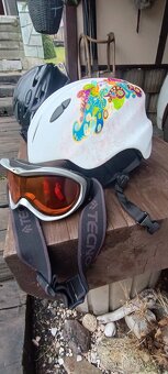 Dětské lyže.. Helmy.. sedačka Cybex Isofix - 2