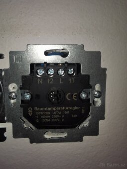 ABB prostorový termostat s týdenními spínacími hodinami - 2