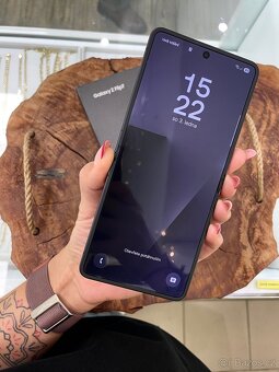 Samsung Galaxy Z Flip 7 - 2