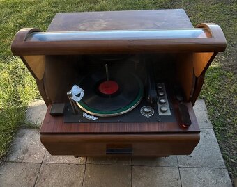 Starý gramofon Perpeton - 2