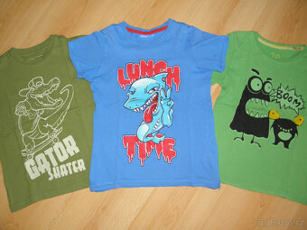 HEZKÁ TRIKA TRIČKA - v. 110/116 - 2