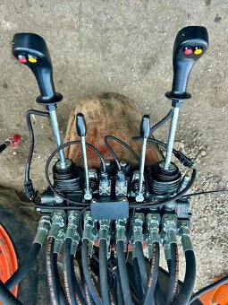 Hydraulický rozvádeč 8 sekcií - 2