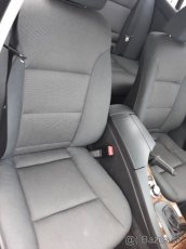BMW E61 Látkové sedačky - přední i zadní - 2