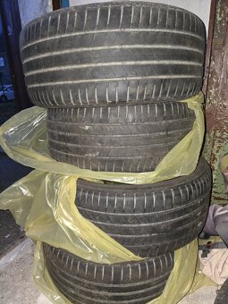 245/40r19 - 2