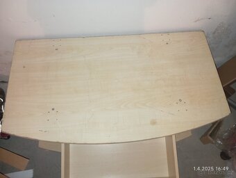 Tv stolek k renovaci - 2