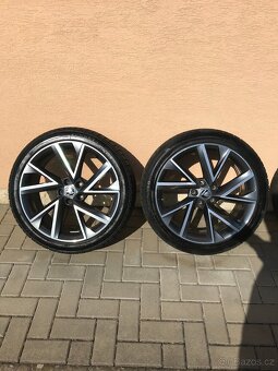 Prodám 4x kola s pneu Superba 3 Vega 5x112 8JxR19 ET44. - 2