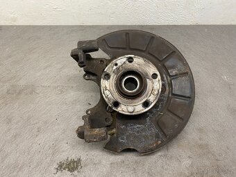 VW GOLF 5 2003-2008 - PŘEDNÍ TĚHLICE VĚTŠÍ - 2