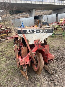 Sazeč brambor za malotraktor - 2