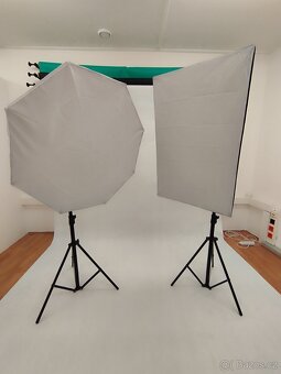 Set blesků a foto pozadí do ateliéru - 2
