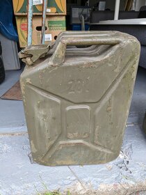 Vojenské plechové 20l kanystry - 2