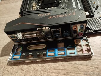 ASRock Z170 Extreme4+ - 2