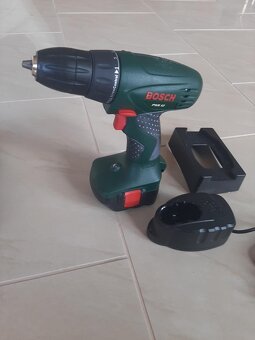 Bosch aku vrtací šroubovák - 2