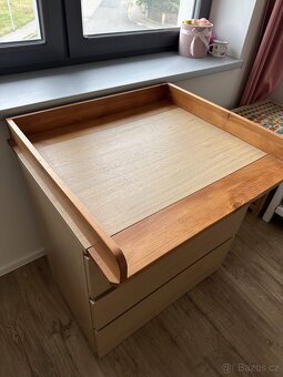Přebalovací pult na komodu MALM - 2