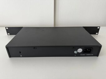 tp-link TL-SG3210 - 2