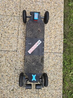 Elektricky skateboard Fluxmotion AT2 - 2