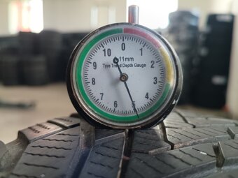195/65 R15 CONTINENTAL (3615). - 2