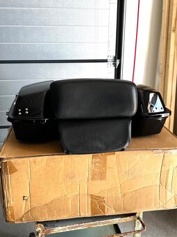 Nový vrchní kufr Harley - Davidson. - 2