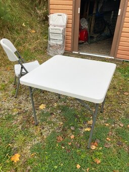 1 stůl a 2 židle - 2