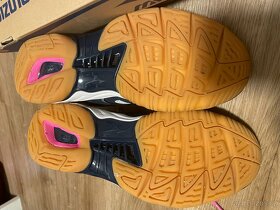 Dětská sportovní obuv Mizuno vel.36,5 - 2