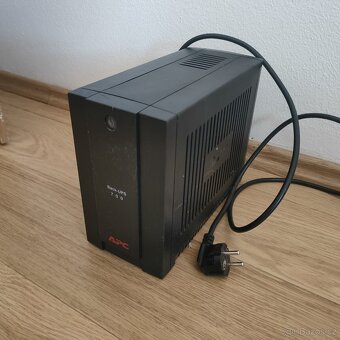 Záložní zdroj APC Back-UPS 700VA - 2
