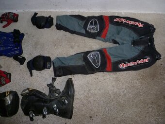Prodám  dětské věci na moto - 2