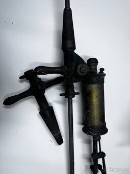 Velmi zachovalá pípa na pivo. - 2