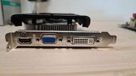 Gigabyte NVIDIA GeForce GTX 550 Ti 1GB - 2