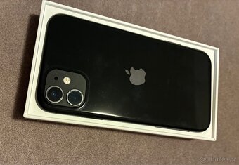 Apple iPhone 11 64GB - 2