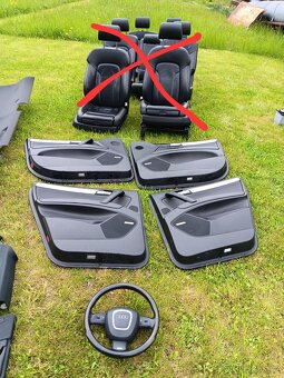 Černý interiér/strop Audi Q7 - 2