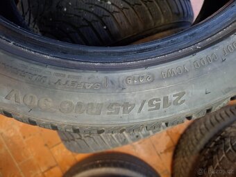 215/45/16 Kumho wintercraft wp51 - 2
