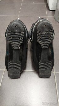 Lyžáky Salomom přeskáče - 2