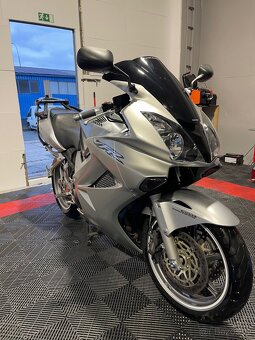 Honda VFR 800 2005 - 2