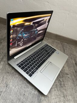 HP ELiTEBOOK v kovovém provedení v plné výbavě - 2