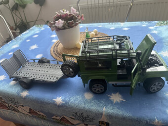 Bruder Jeep s vlekem. - 2