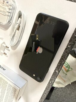 APPLE IPHONE SE2020 // 128 GB // Příslušenství - 2