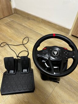 Volant s pedály - 2