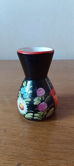 Keramická chodská vázička s kytičkami - 2